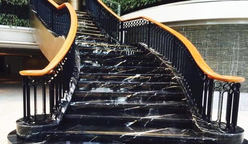 Mẫu Gạch Hoa Cương Vân Đen ốp cầu thang