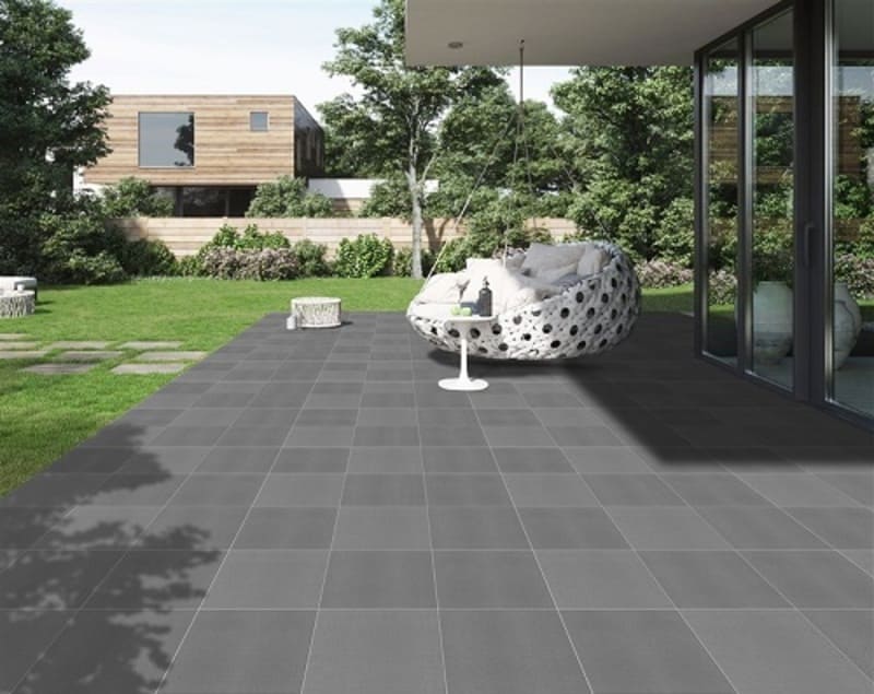 Gạch lát sân vườn 60x60 truyền thống với họa tiết hoa văn