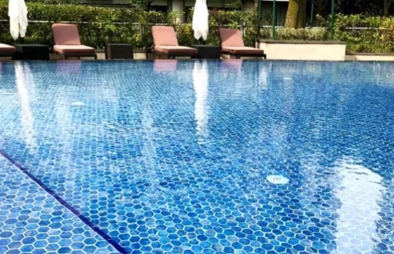 Gạch lát sân cho khu vực sân vườn, bể bơi
