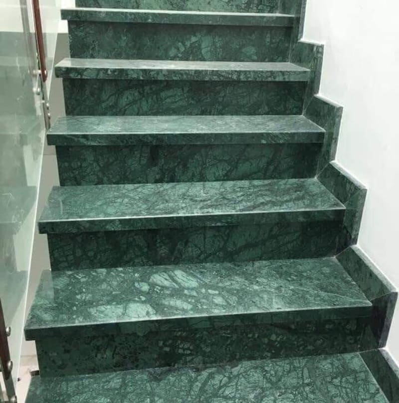 Lưu Ý Quan Trọng Khi Lựa Chọn Gạch Lát Nền Màu Xanh rêu