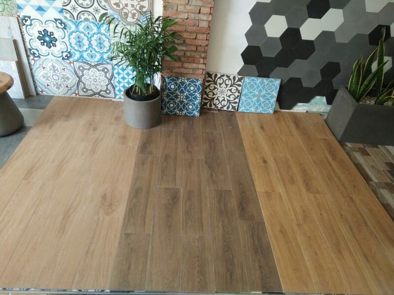 Gạch giả gỗ kích thước 20x80 cm