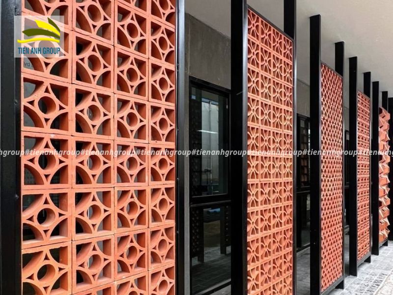 Gạch bông gió hình hoa văn cổ điển